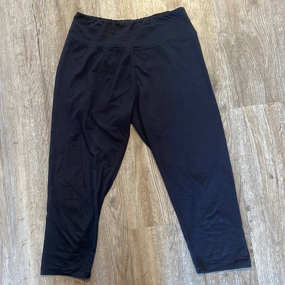 CONNECTED CROP SOFT LEGGINGS (O/S) - Picture 1 of 5